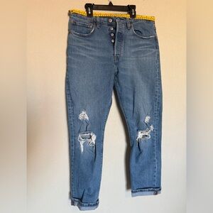Levi’s High Rise Blue Distressed Jeans